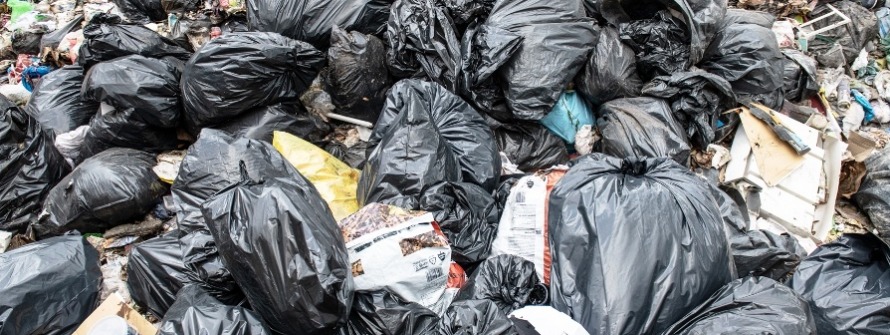Kaj odvržemo v posodo za ločeno zbiranje mešanih komunalnih odpadkov (Občina Postojna)?